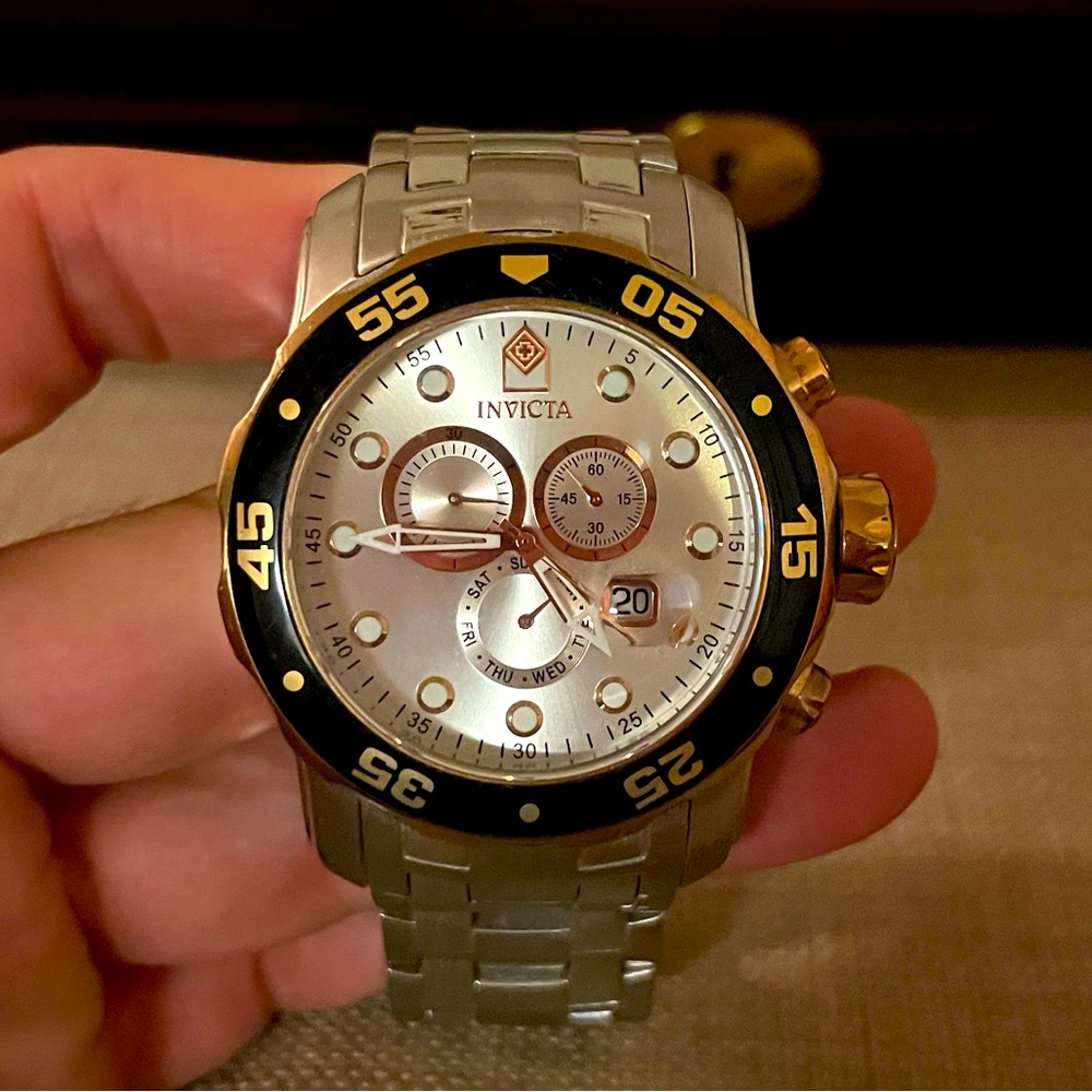 Two tone gold and silver color in extra watch